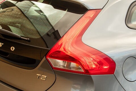 Volvo V40 T2 MOMENTUM 6