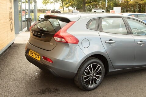 Volvo V40 T2 MOMENTUM 10