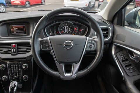 Volvo V40 T2 MOMENTUM 23