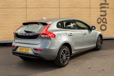 Volvo V40 T2 MOMENTUM 4