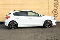 Ford Focus ST-LINE X 16