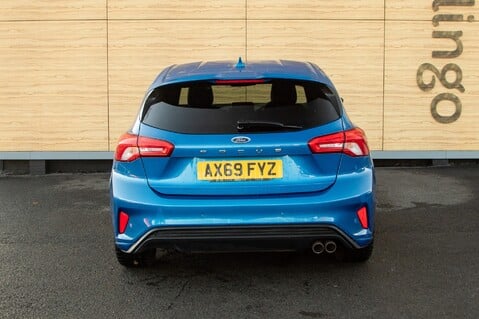 Ford Focus ST-LINE X 8