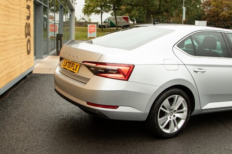 Skoda Superb SE L TDI DSG 10