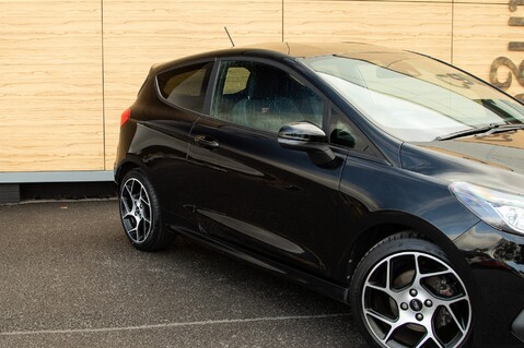 Ford Fiesta ST-2 9