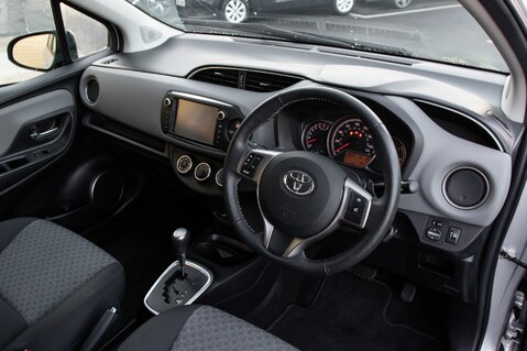 Toyota Yaris VVT-I ICON M-DRIVE S 5