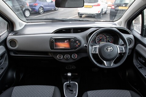 Toyota Yaris VVT-I ICON M-DRIVE S 13