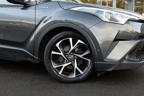 Toyota C-HR DESIGN 2