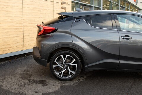 Toyota C-HR DESIGN 11