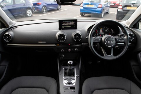 Audi A3 SPORTBACK TFSI SE 13