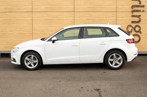 Audi A3 SPORTBACK TFSI SE 16