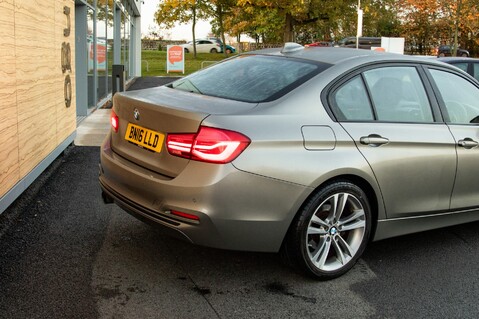 BMW 3 Series 320I SPORT 10