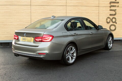 BMW 3 Series 320I SPORT 4