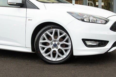 Ford Focus ST-LINE TDCI 2