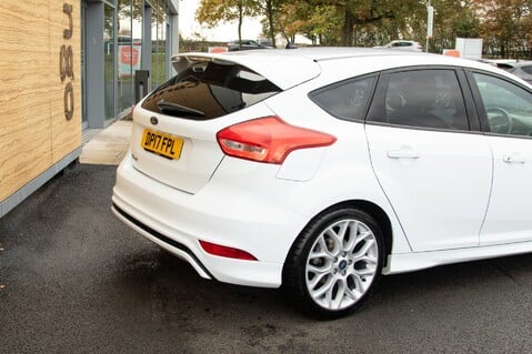 Ford Focus ST-LINE TDCI 10