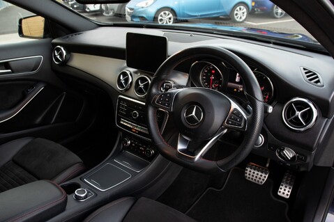 Mercedes-Benz GLA Class GLA 200 D AMG LINE 5