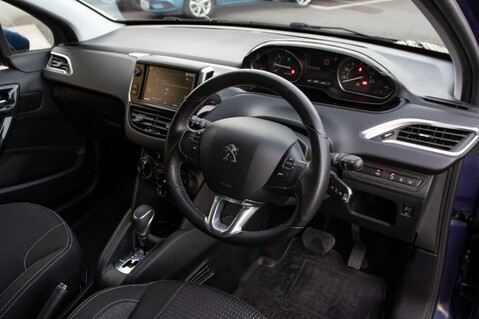 Peugeot 208 PURETECH S/S ALLURE 5