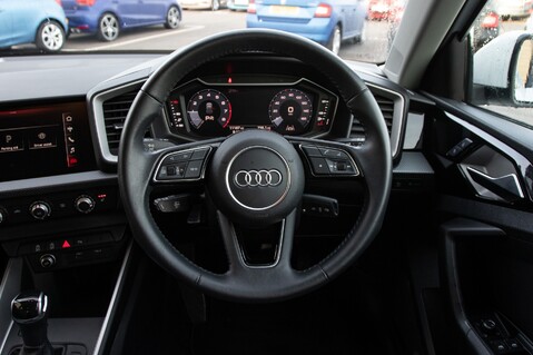 Audi A1 SPORTBACK TFSI SPORT 23