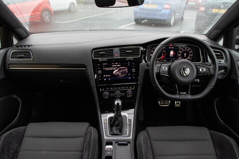 Volkswagen Golf R TSI 4MOTION DSG 14