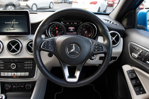 Mercedes-Benz A Class A 180 SPORT PREMIUM PLUS 23