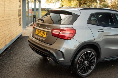 Mercedes-Benz GLA Class GLA 220 D 4MATIC AMG LINE PREMIUM 10