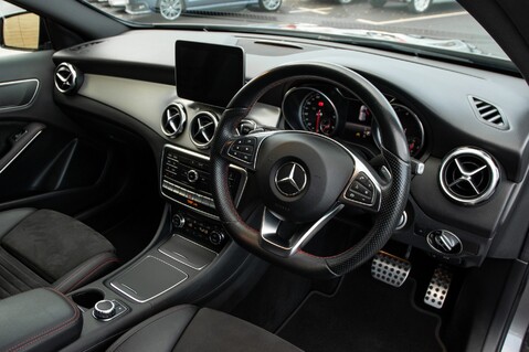 Mercedes-Benz GLA Class GLA 220 D 4MATIC AMG LINE PREMIUM 5