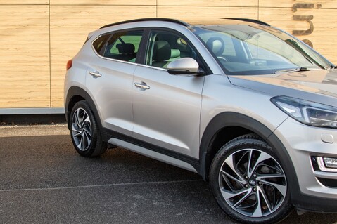 Hyundai TUCSON CRDI PREMIUM SE 10