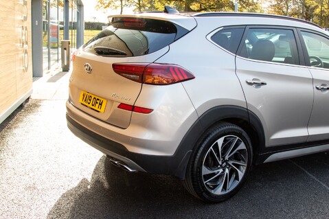 Hyundai TUCSON CRDI PREMIUM SE 11