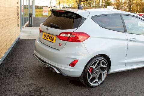 Ford Fiesta ST-3 11