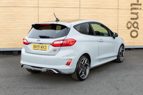 Ford Fiesta ST-3 6