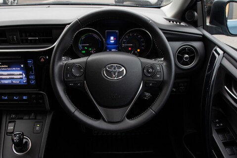 Toyota Auris VVT-I DESIGN 32