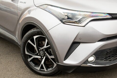 Toyota C-HR DYNAMIC 3