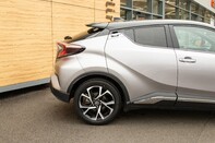 Toyota C-HR DYNAMIC 11