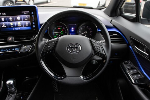 Toyota C-HR DYNAMIC 23