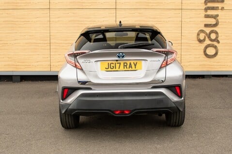 Toyota C-HR DYNAMIC 8