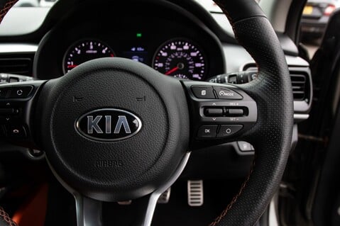 Kia Stonic CRDI FIRST EDITION 22