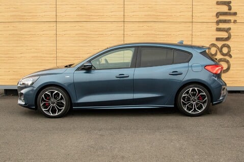 Ford Focus ST-LINE X 16