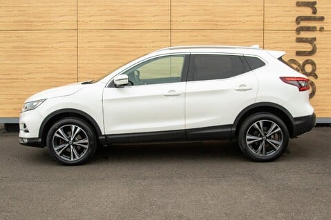 Nissan Qashqai DIG-T N-CONNECTA 16