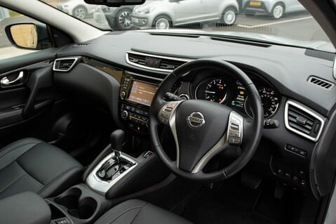 Nissan Qashqai TEKNA DIG-T XTRONIC 5