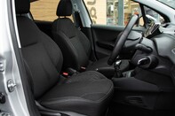 Peugeot 208 PURETECH ALLURE PREMIUM 31