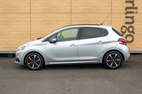 Peugeot 208 PURETECH ALLURE PREMIUM 16