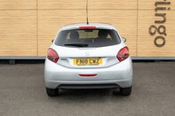 Peugeot 208 PURETECH ALLURE PREMIUM 8