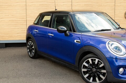 Mini Hatch COOPER 9