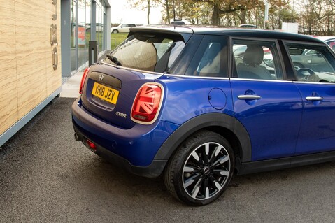 Mini Hatch COOPER 10