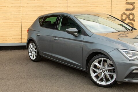 SEAT Leon TSI FR TECHNOLOGY 9