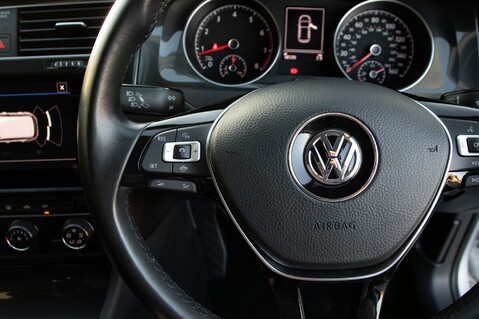 Volkswagen Golf SE NAVIGATION TSI EVO 21