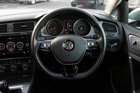 Volkswagen Golf SE NAVIGATION TSI EVO 23