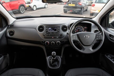 Hyundai i10 SE 13