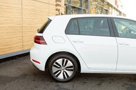 Volkswagen Golf E-GOLF 11