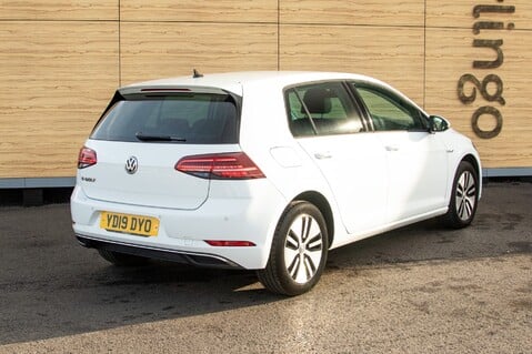 Volkswagen Golf E-GOLF 4