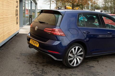 Volkswagen Golf GTE ADVANCE DSG 10